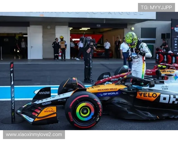 法拉利F1亮相2026白红战袍